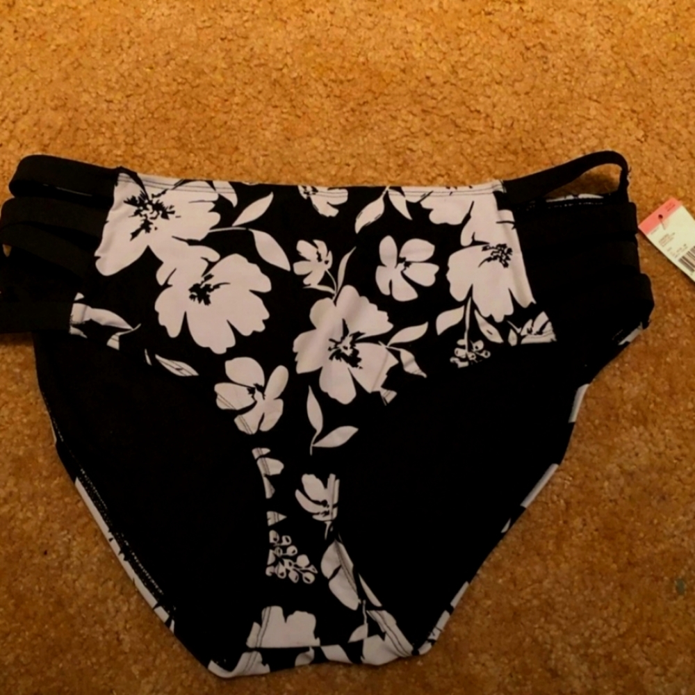 NWT Black & White Floral Size Large Swim Bottoms